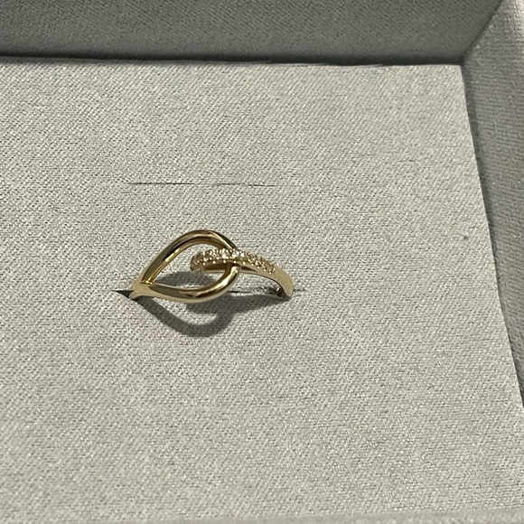 Babygold Anchor knot ring size 7 - Picture 3 of 4